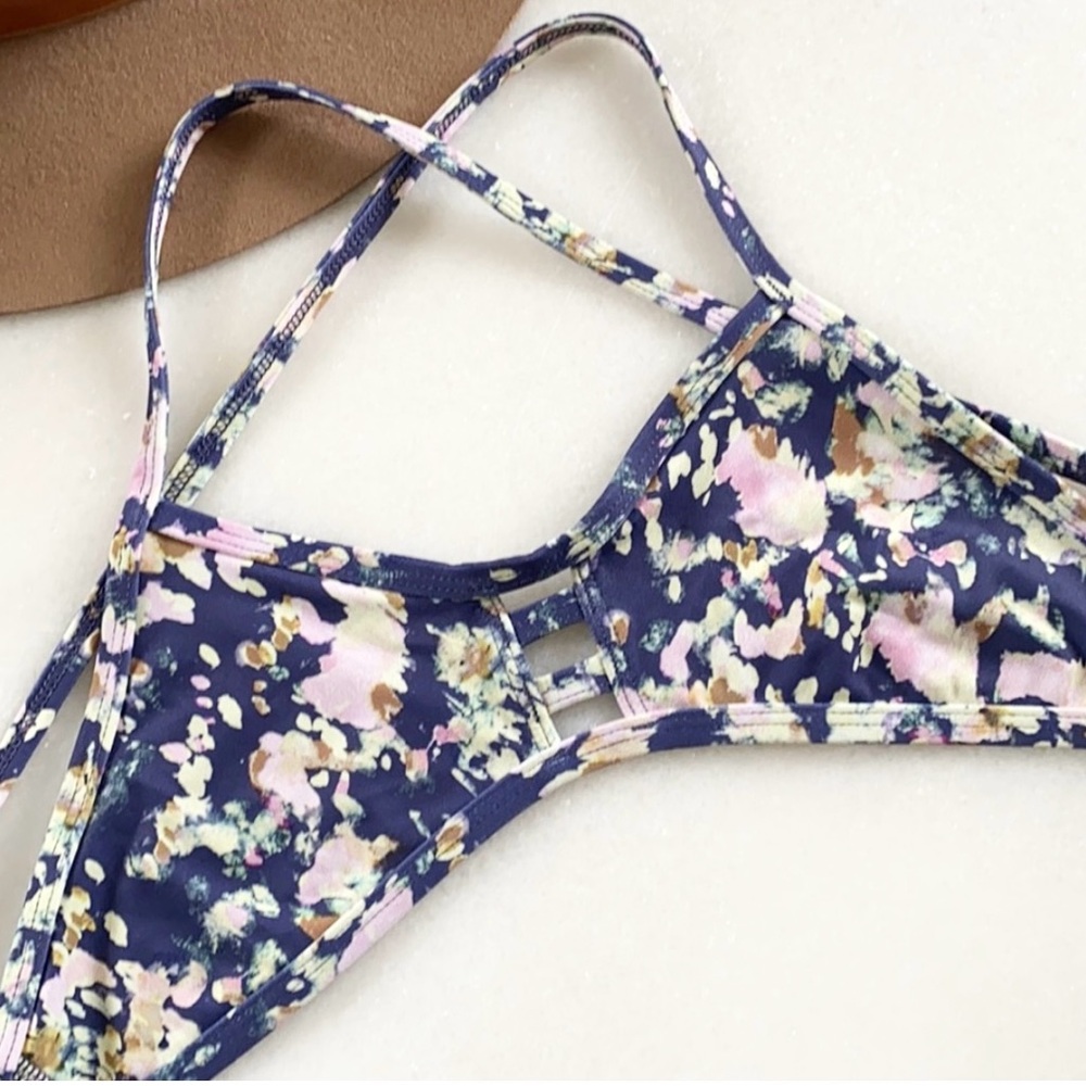 ❤️... Jolyn Vent Bikini Top